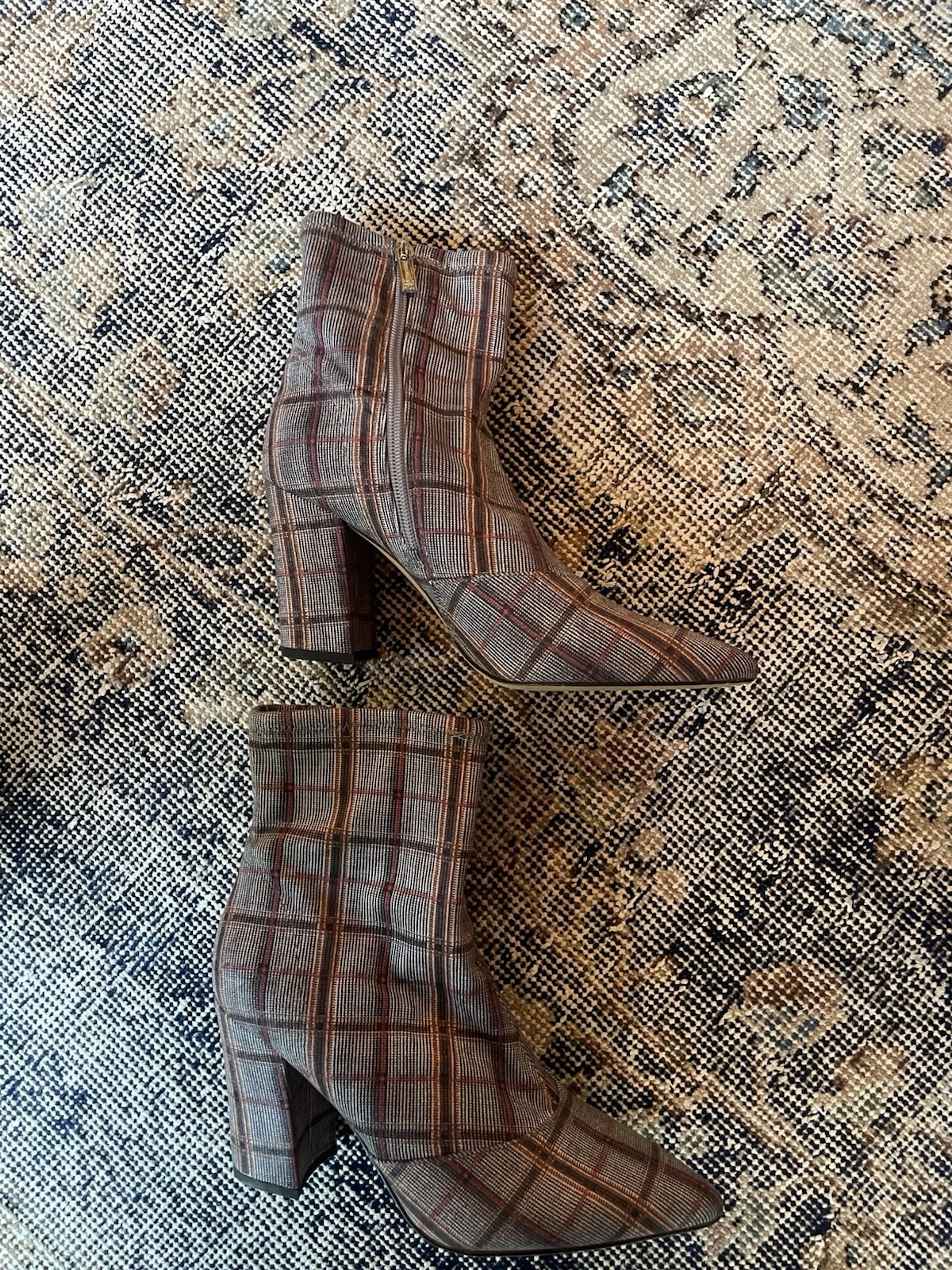 Jessica Simpson JS HENDRIA Plaid Ankle Boots Pointed Toe Block Heel Zip US 8.5M