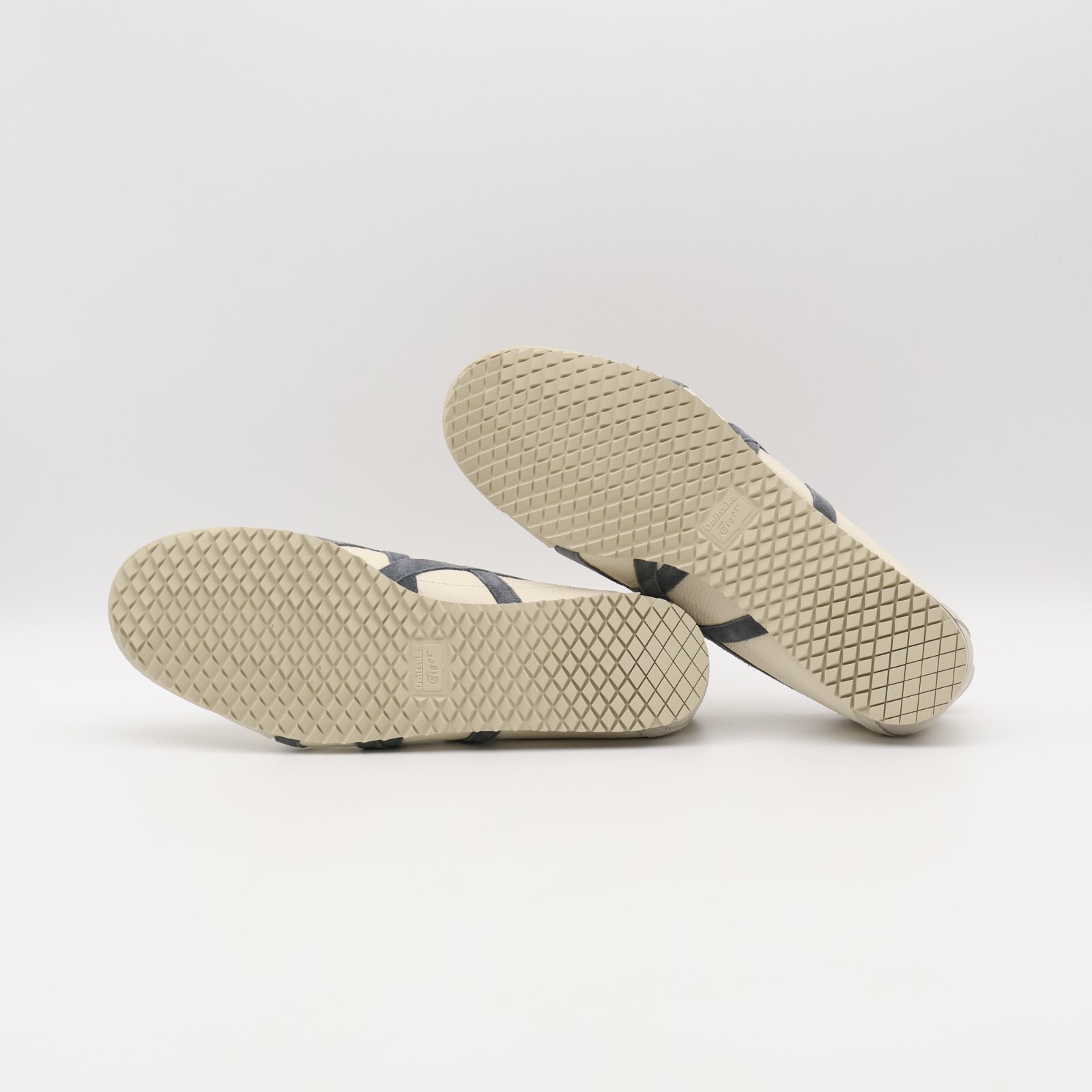 1183C015-200 Onitsuka Tiger Mexico 66 SD Birch Metropolis (Men’s)