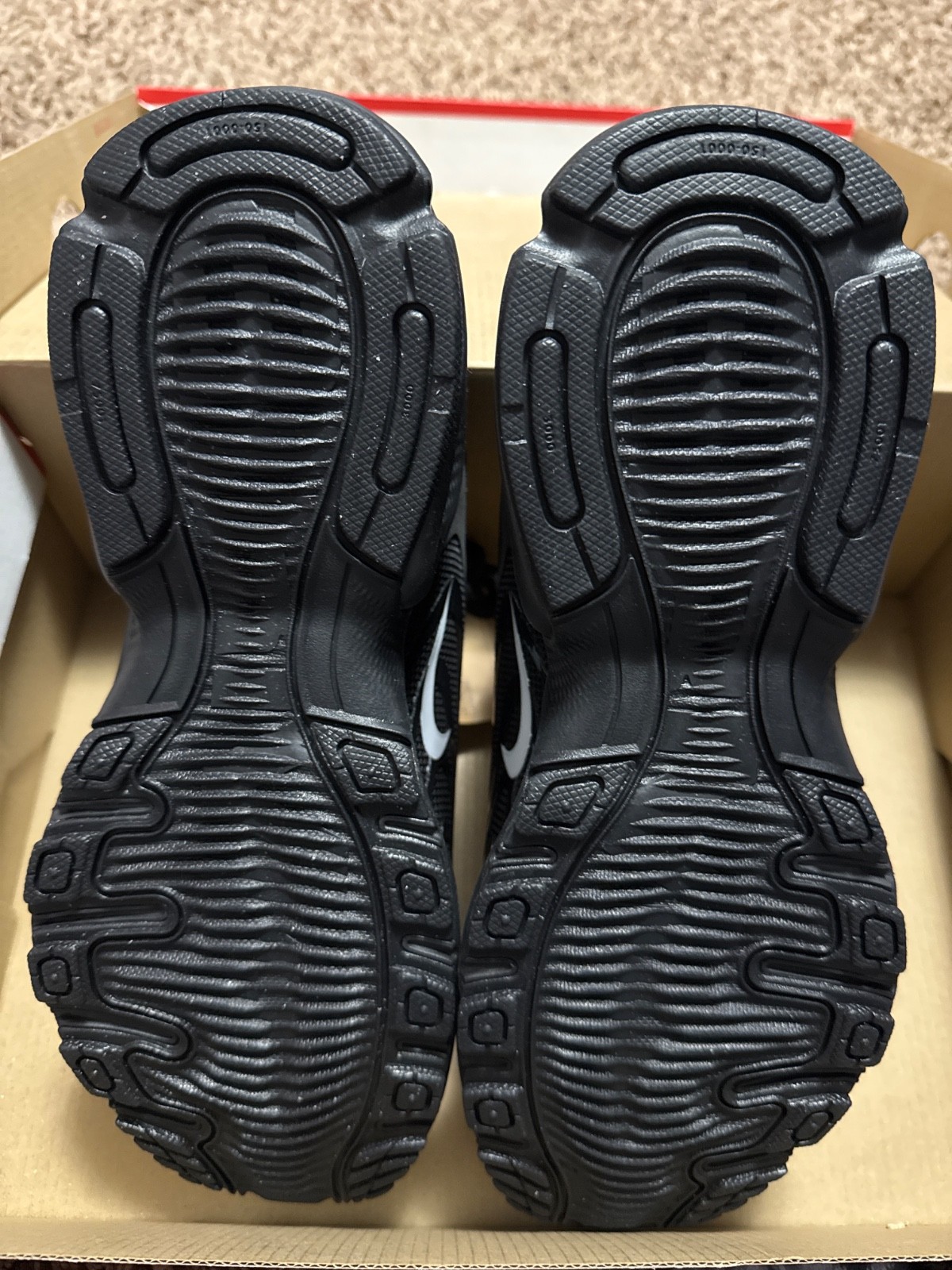 Nike Air Max Fire 7.5 Men – Brand New – Black with White Checkmark Nike Logo