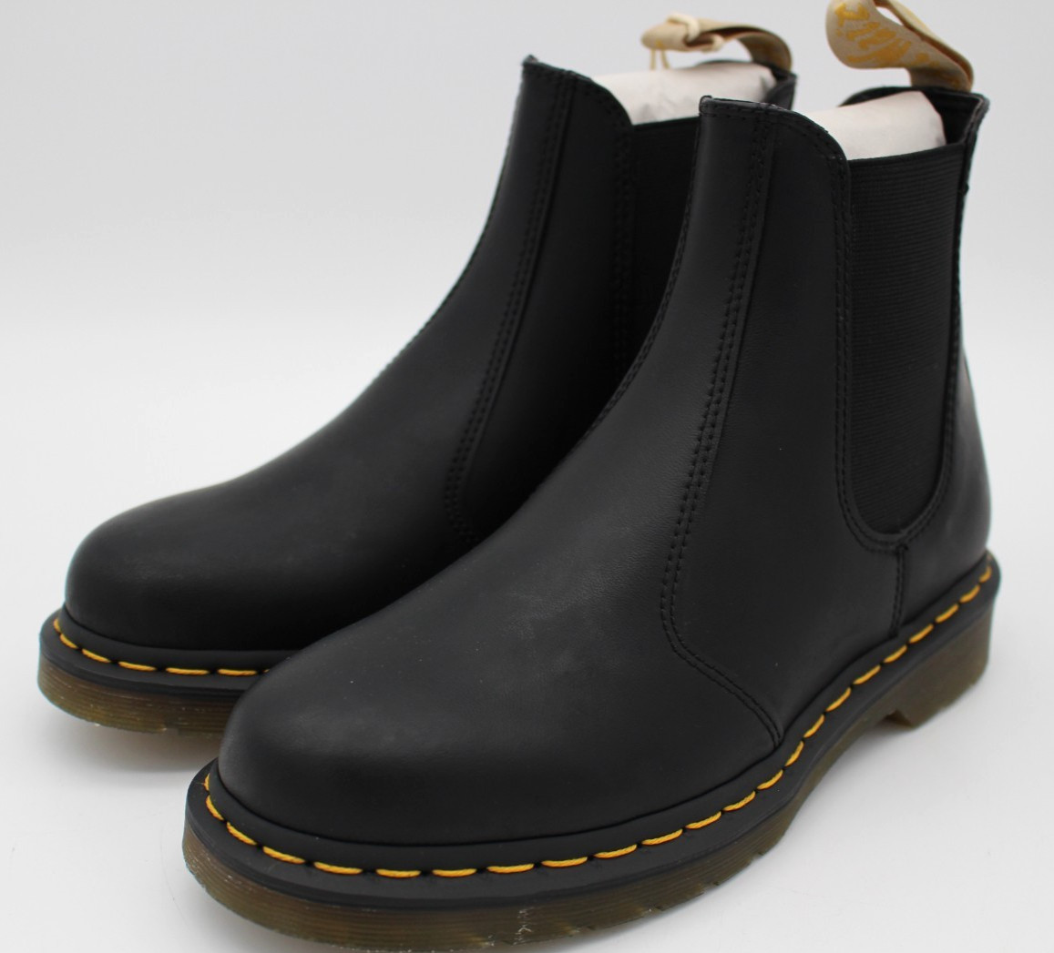 Dr. Martens Vegan 2976 Boots Womens Black Felix Rub Off Chelsea – Size 8
