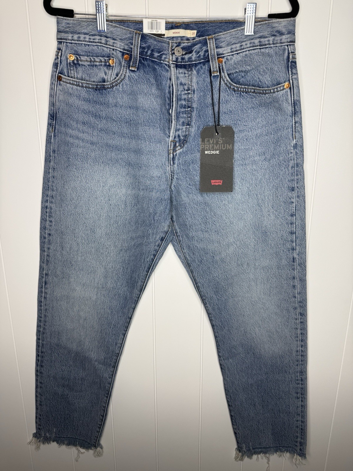 Levis Premium Wedgie Tapered Leg High Rise Women’s 31