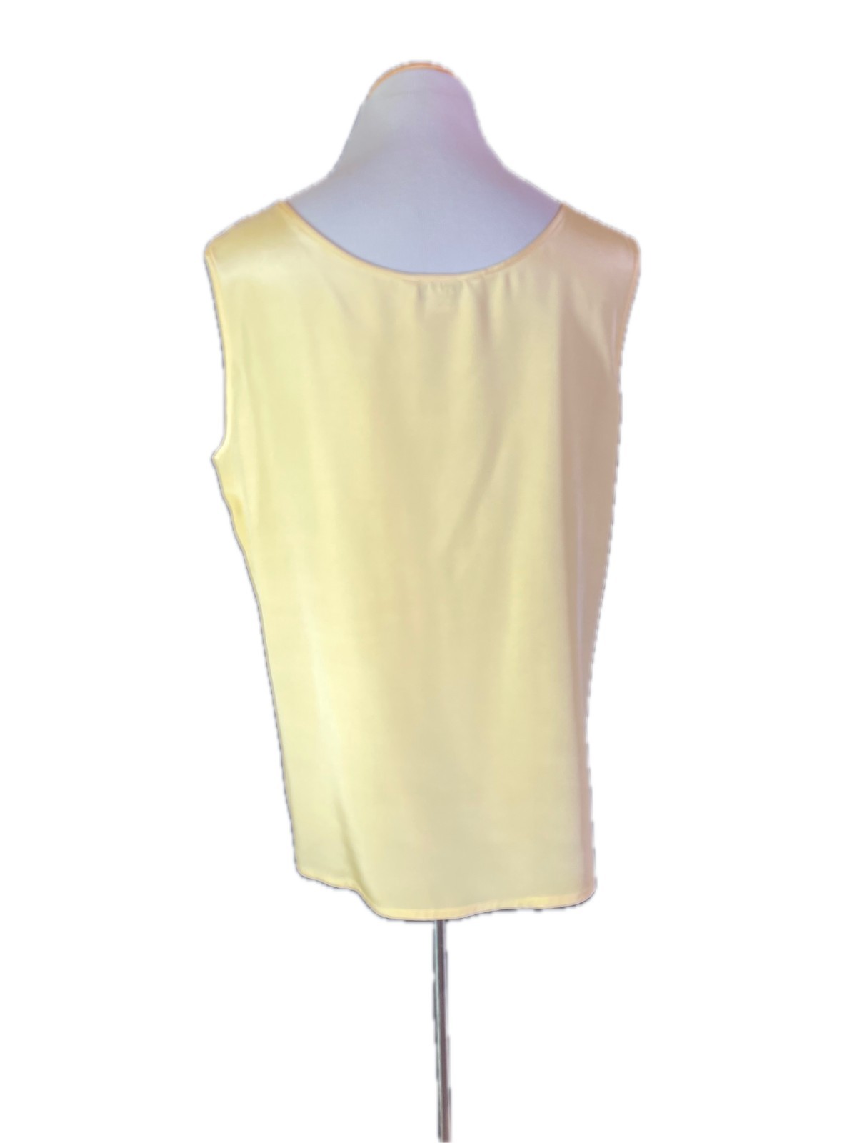 St. John Size 10 Creamy Yellow Silk Sleeveless Shell Top Tank