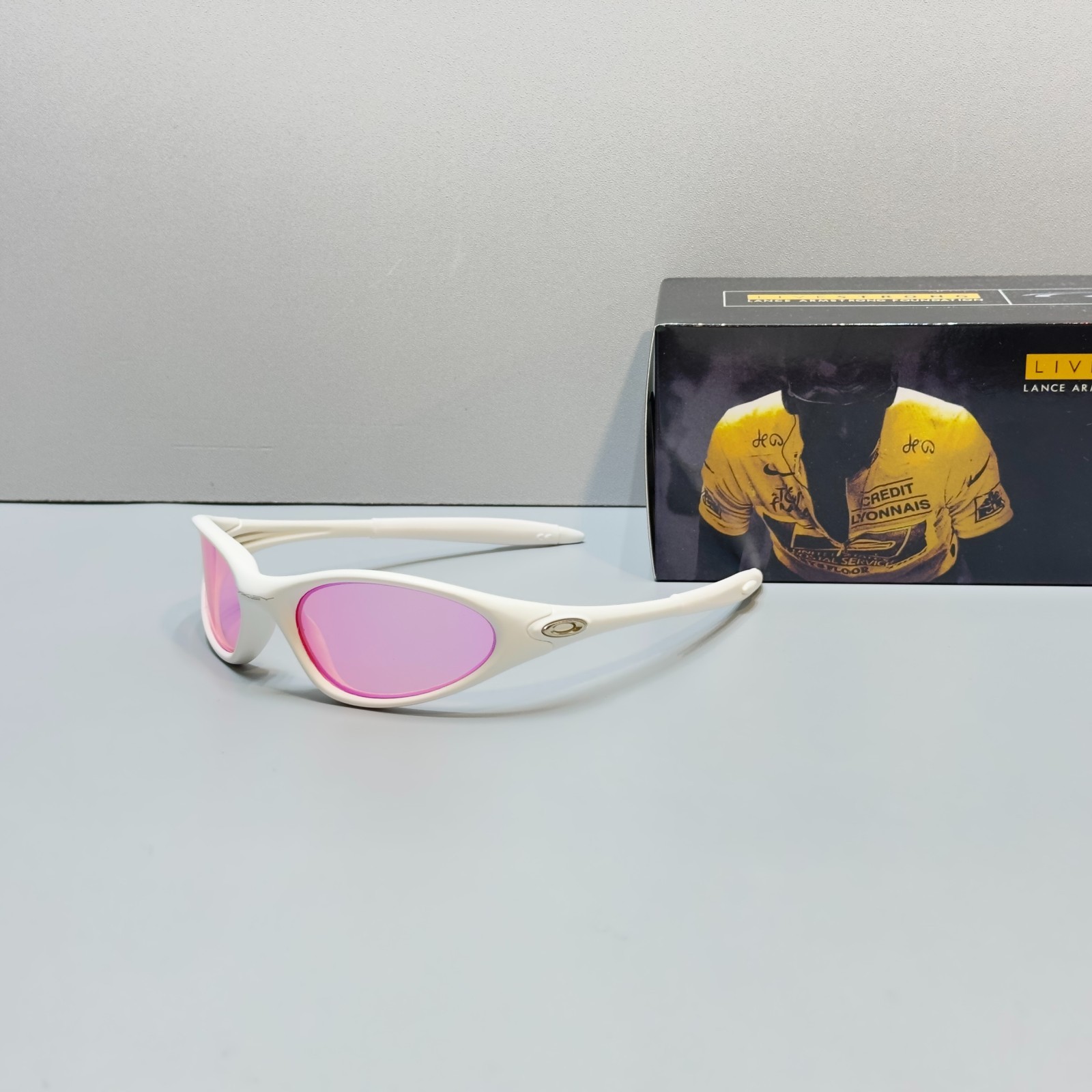 Oakley Minute 1.0 White Pink Lens Vintage Sunglasses USA Y2K Gorpcore w/ Box