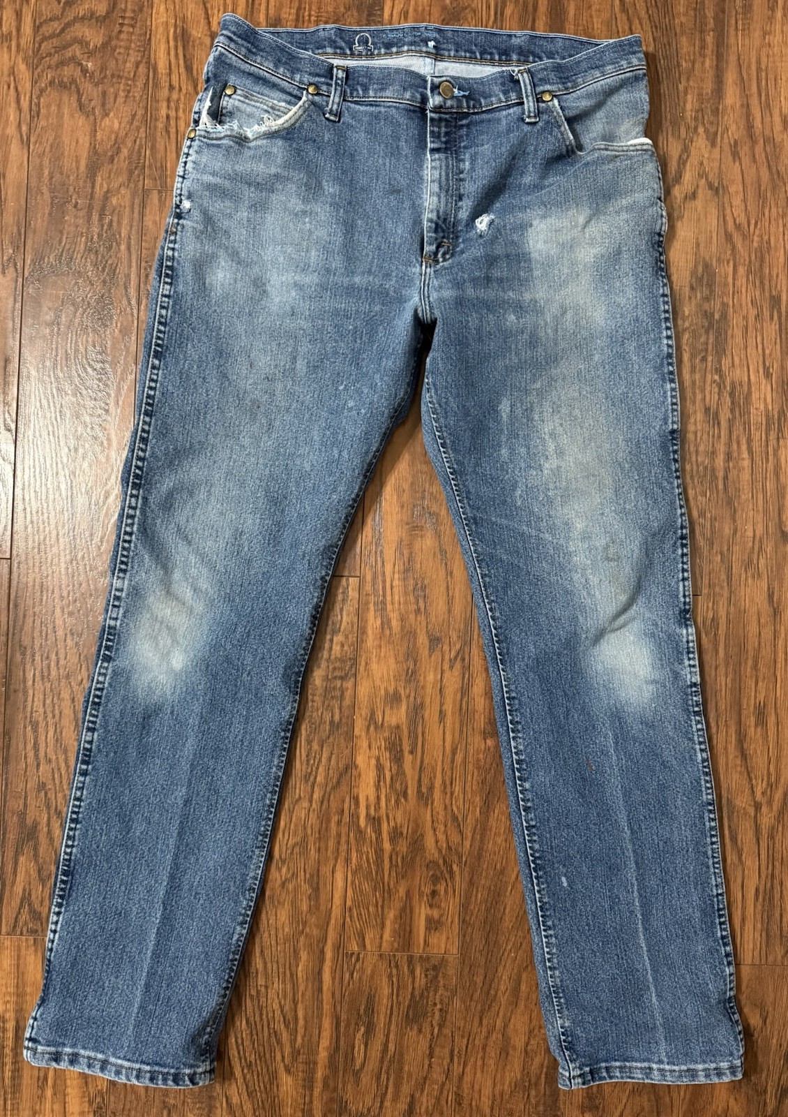 Wrangler 47MAVMR Men’s Jeans 36×34 Blue Denim Regular Fit Cowboy Cut Distressed