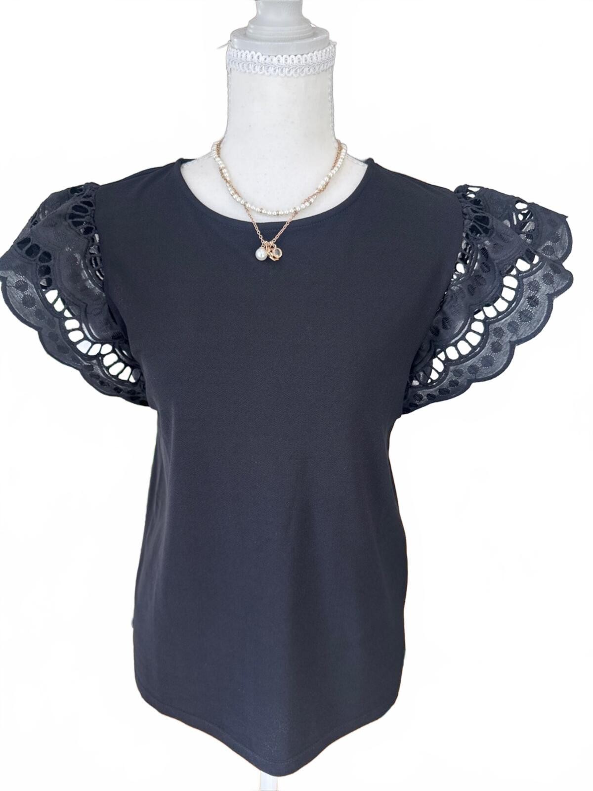 CeCe Black Eyelet Lace Flutter Sleeve Top Size SM Boho Top Summer and Spring