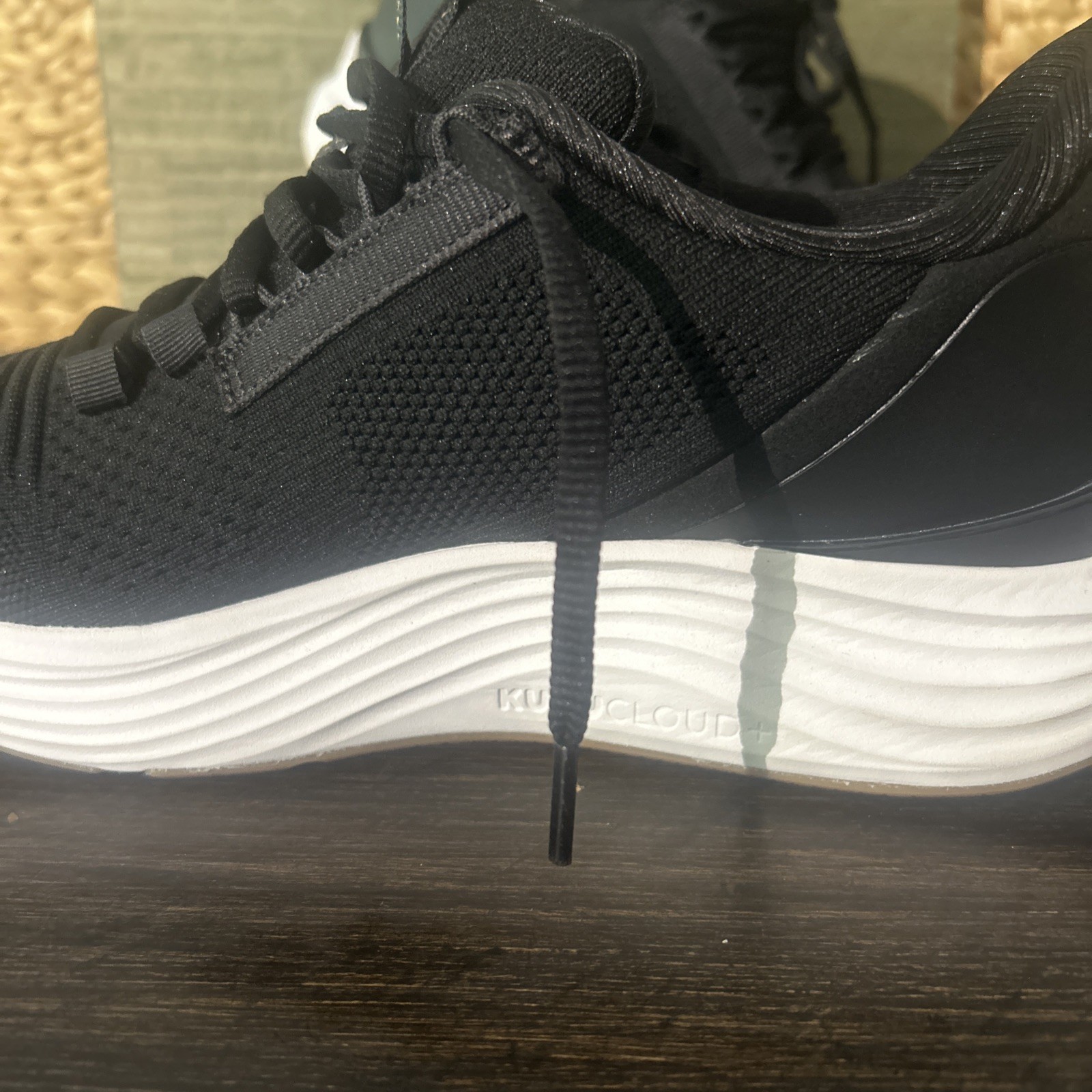 Kuru Atom 2 Womens Size 9 M Black Athletic Running Walking Sneakers Flawed