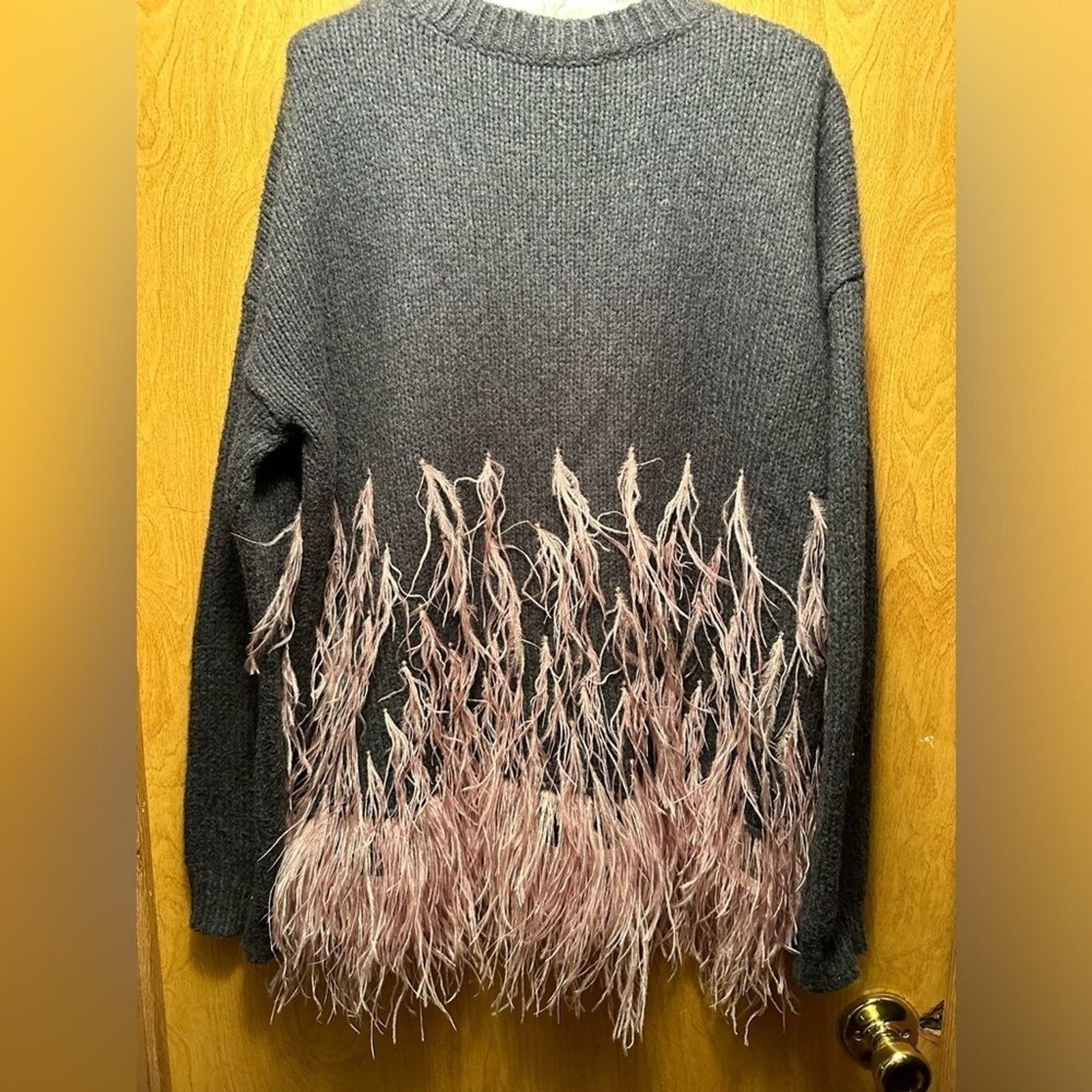 ELIZABETH AND JAMES Grey with Pink Ostrich Feather Trim Sweater size medium