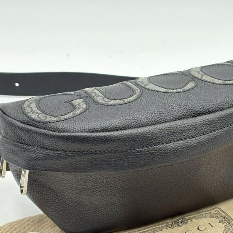Brand New Unused GG Supreme Leather GUCCI Body Bag Gift Present 0611b