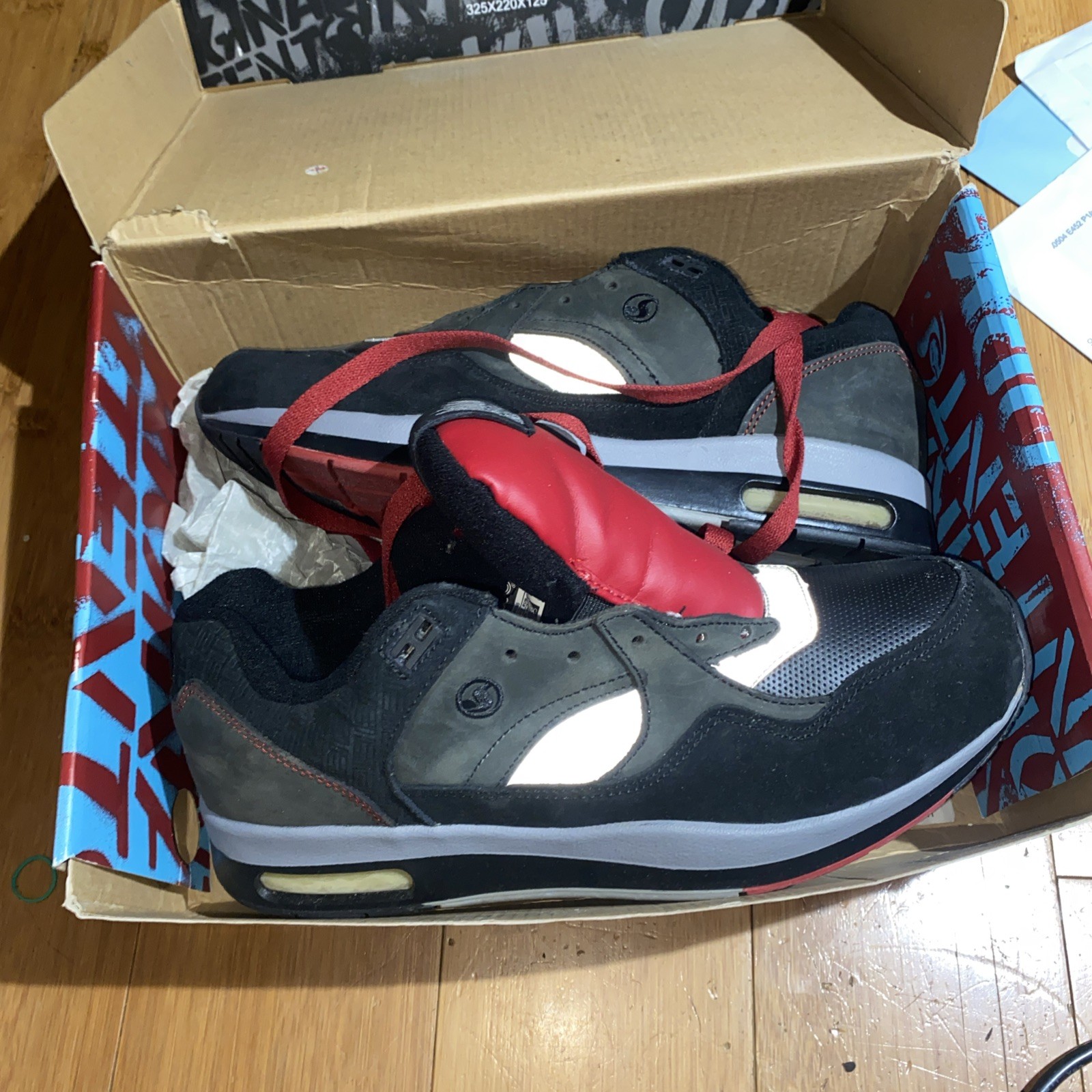 DVS Huf Mighty Healthy Size 10.5 With Box red black Brand New shoes & box