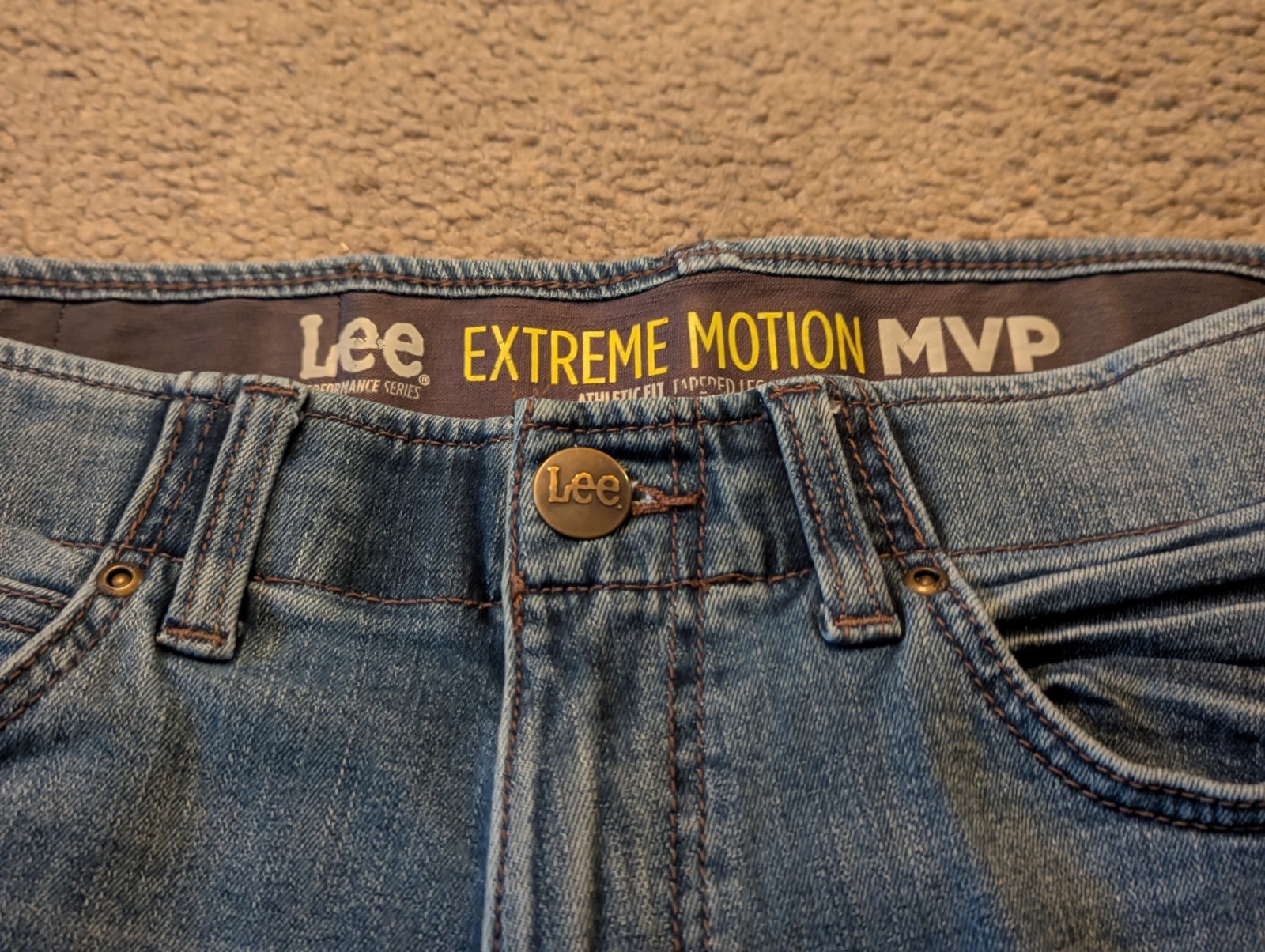 Lee Men’s 32X30 Performance Series Extreme Motion MVP Athletic Fit Tapered Leg