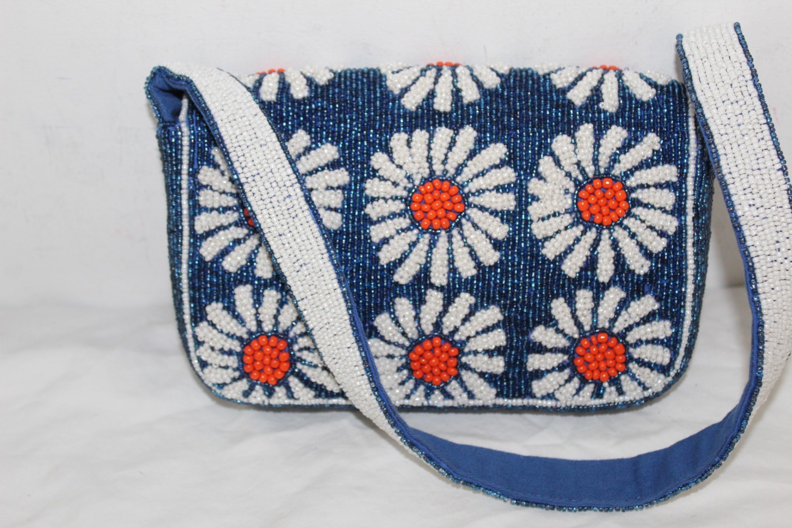 NEW MAEVE Anthropologie Fiona Beaded Daisy Flower Shoulder Bag Handbag