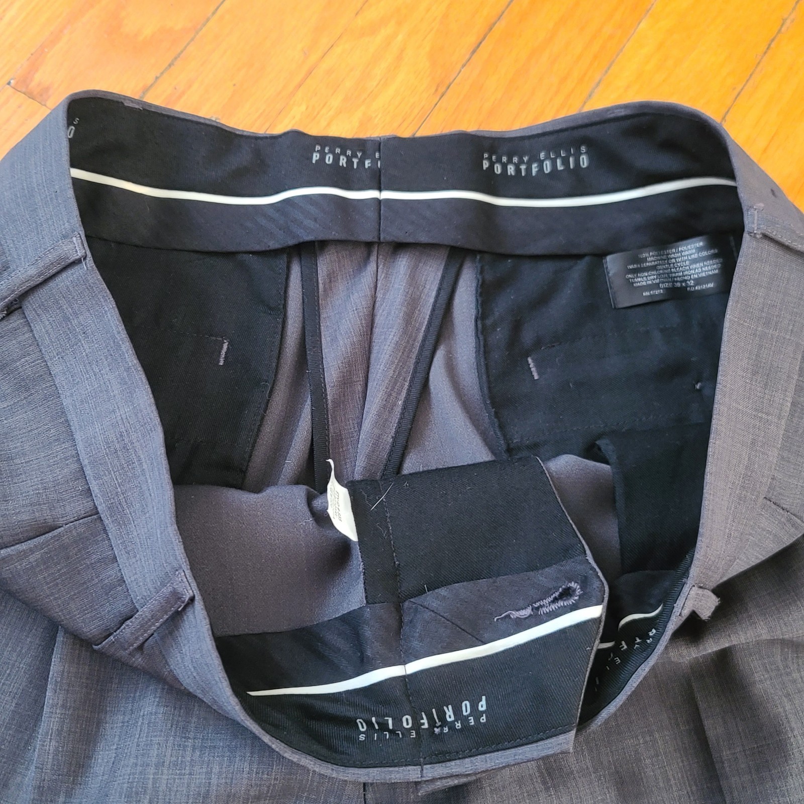 VTG Pleated Perry Ellis Portfolio Men’s 36×32 Polyester Blend Gray Dress Pants