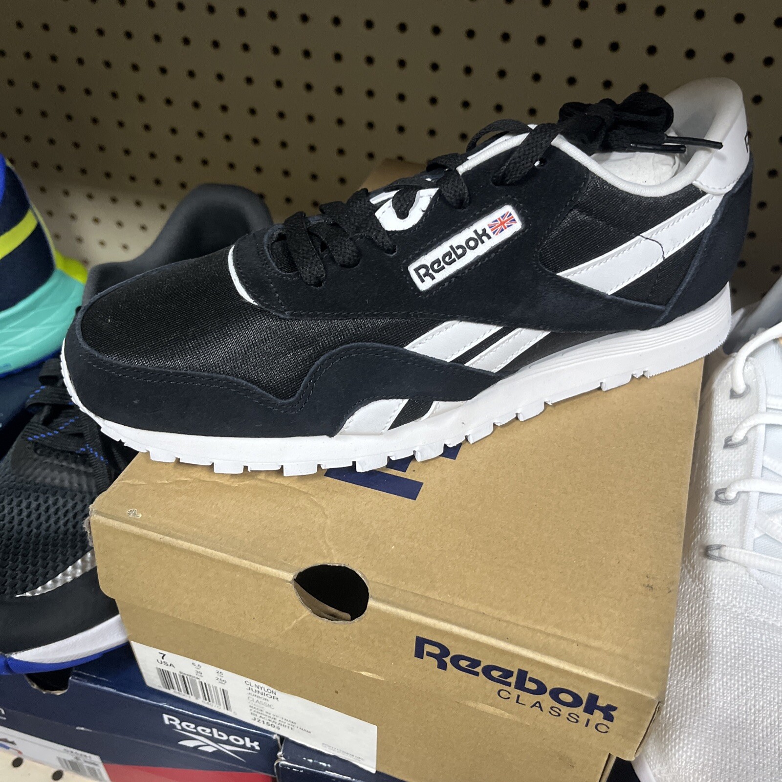 All Tenis On Existen Are 20% Off Just Asking Your Favorite And If Is Available.