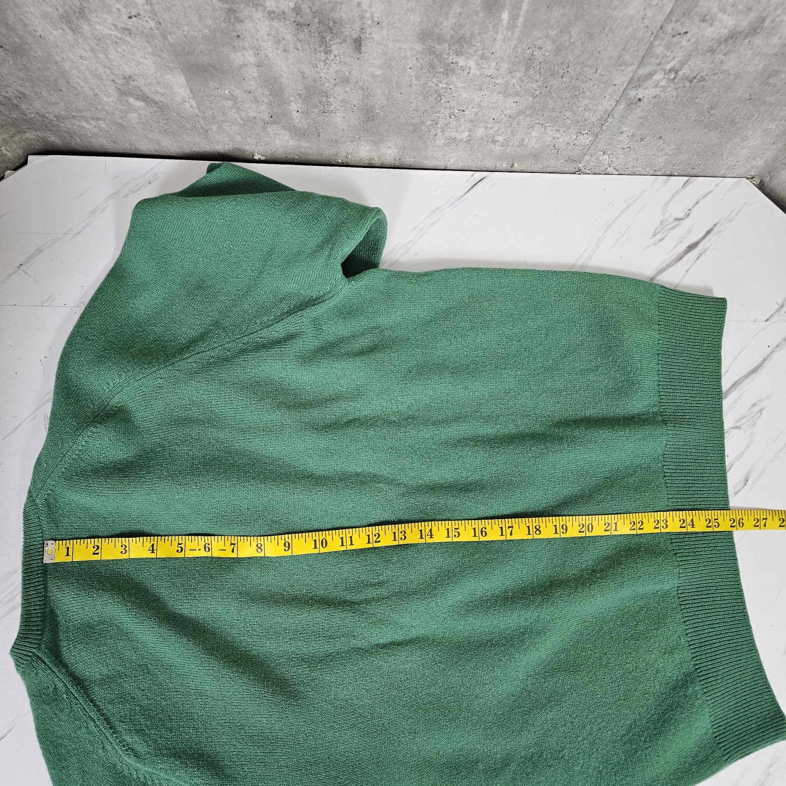 Vintage Pringle Sports Wool VNeck Pullover Sweater Green Jumper 42″/107 cm