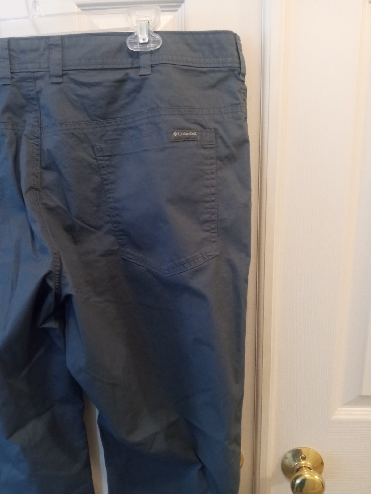 men’s columbia khaki pants/40×34/97 cotton 3 elestane/gray/nos?/no tags