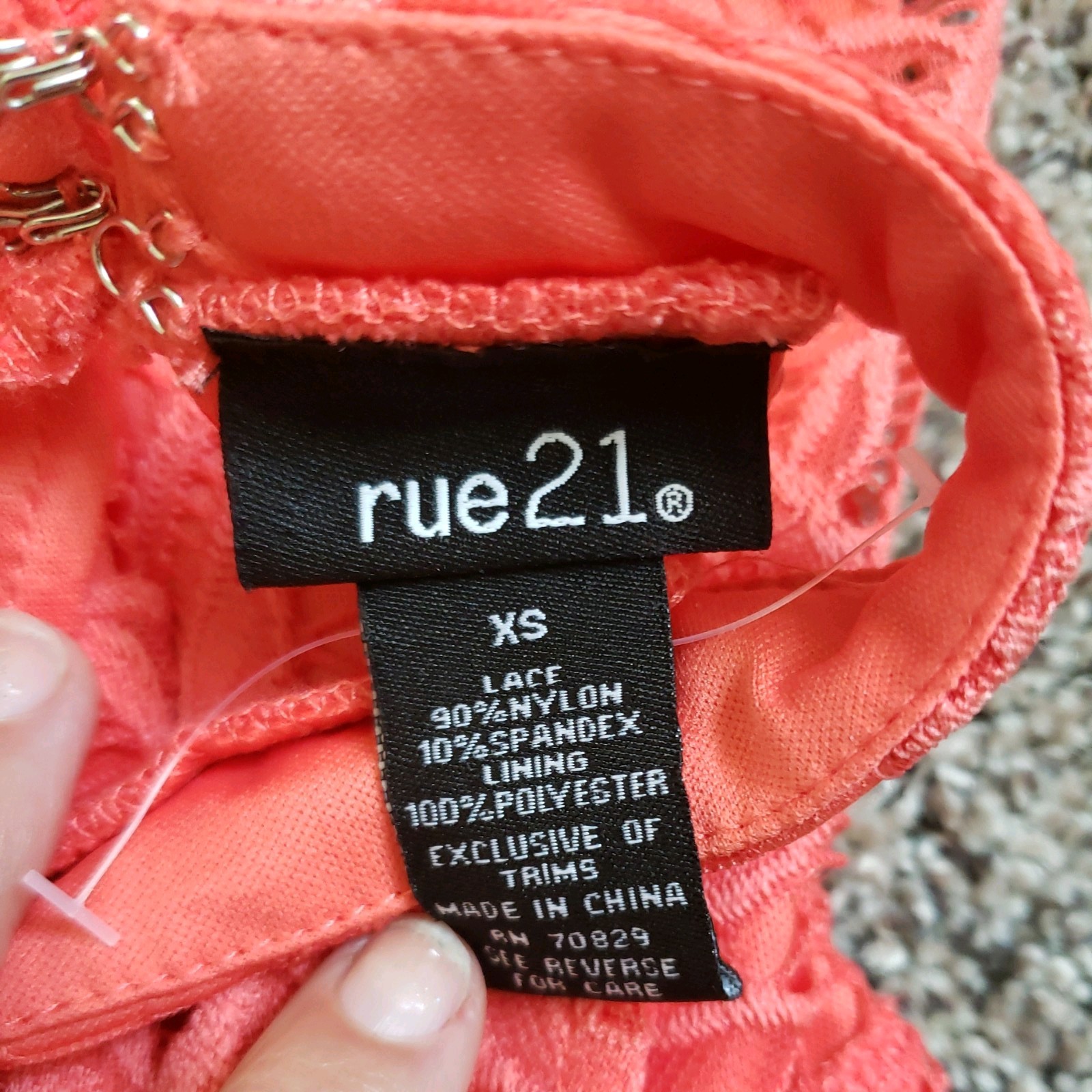 Rue21 size XS Coral Lined Lace Halter Top High Neck Keyhole Back NWOT