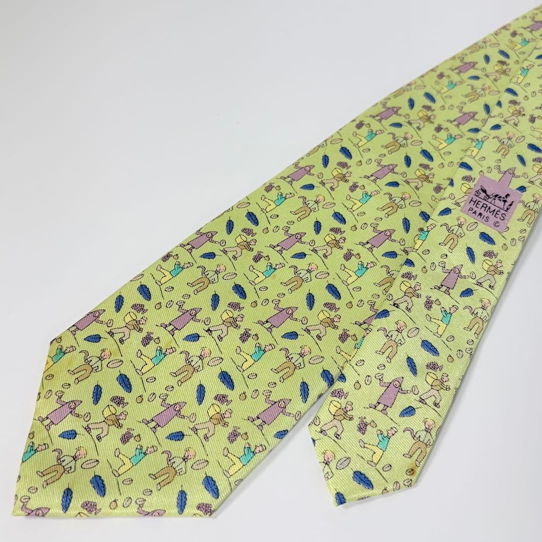 HERMES All-over Pattern Silk Necktie Greenish Made in France 146cm 9cm Pre-owned
