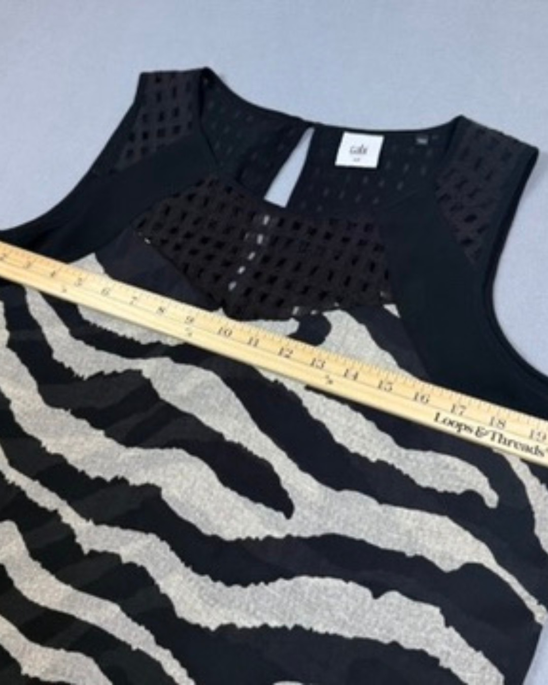 Cabi Medium Zebra Print Sleeveless Blouse Black White Keyhole Back Top