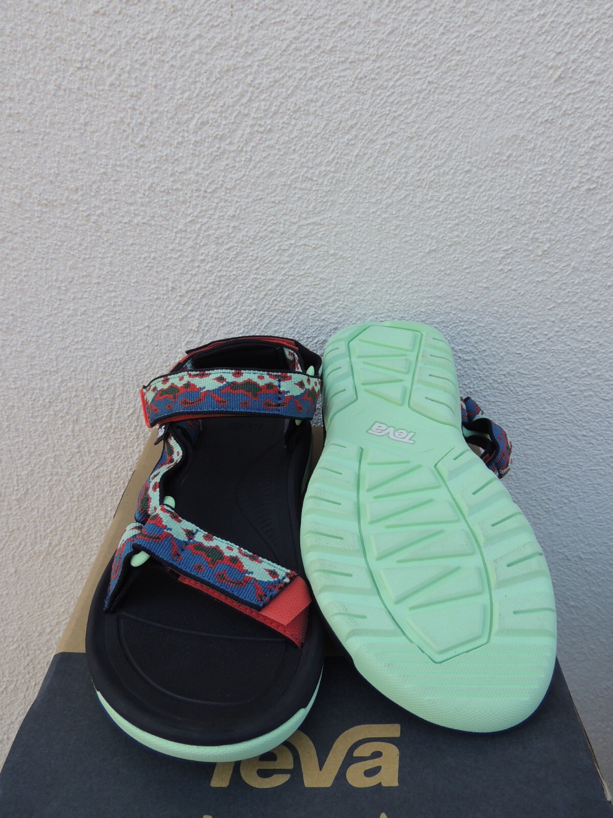 TEVA X IGLOO BRIGHT GEO HURRICANE XLT2 SPORT SANDALS, WOMEN US 7/ MEN 5 ~NEW