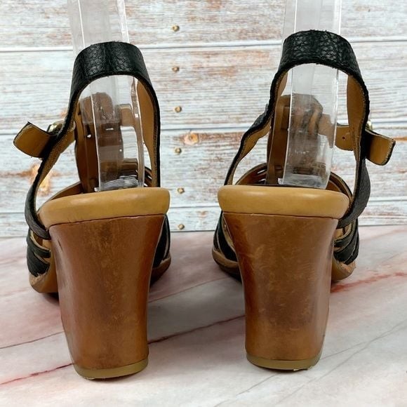 Kork-Ease The Pepper Strappy Black Leather Sandals in Black Size 8