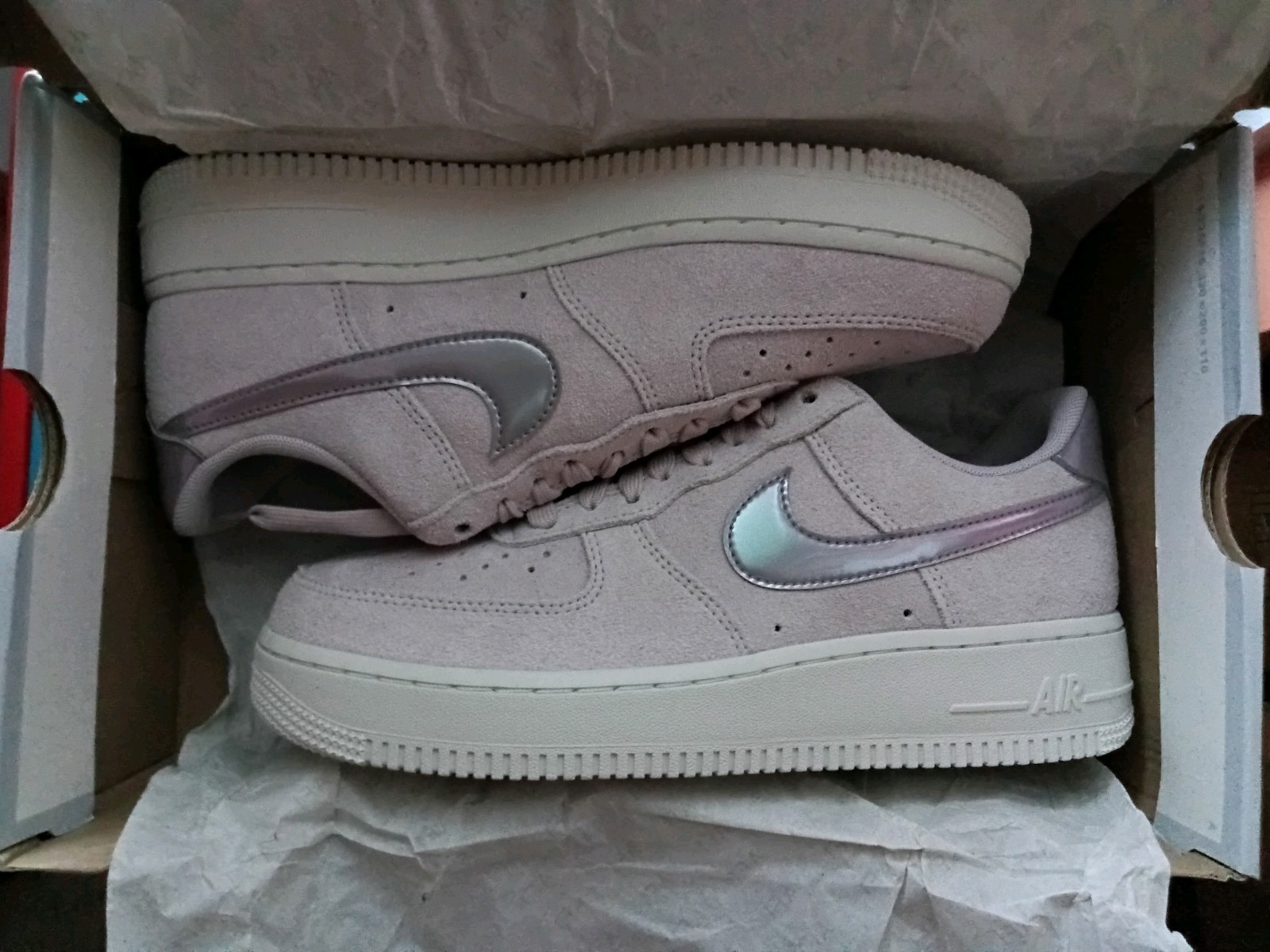 Nike Wmns Air Force 1 ’07 SE Size 9 US