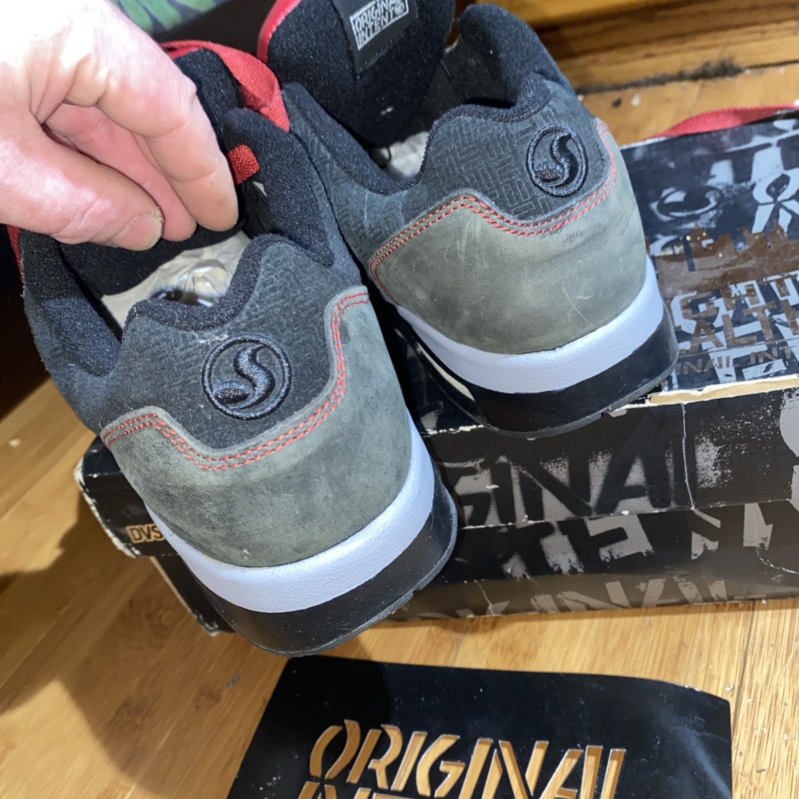 DVS Huf Mighty Healthy Size 10.5 With Box red black Brand New shoes & box