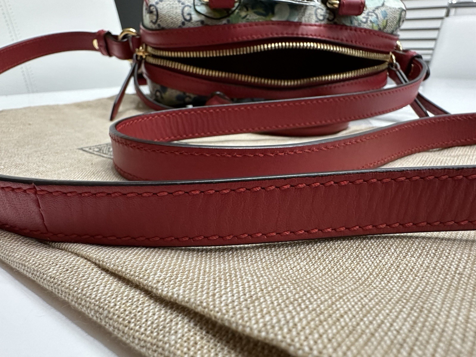 Authentic Gucci GG Supreme Monogram Blooms Mini Boston Bag Red Floral w/ Strap