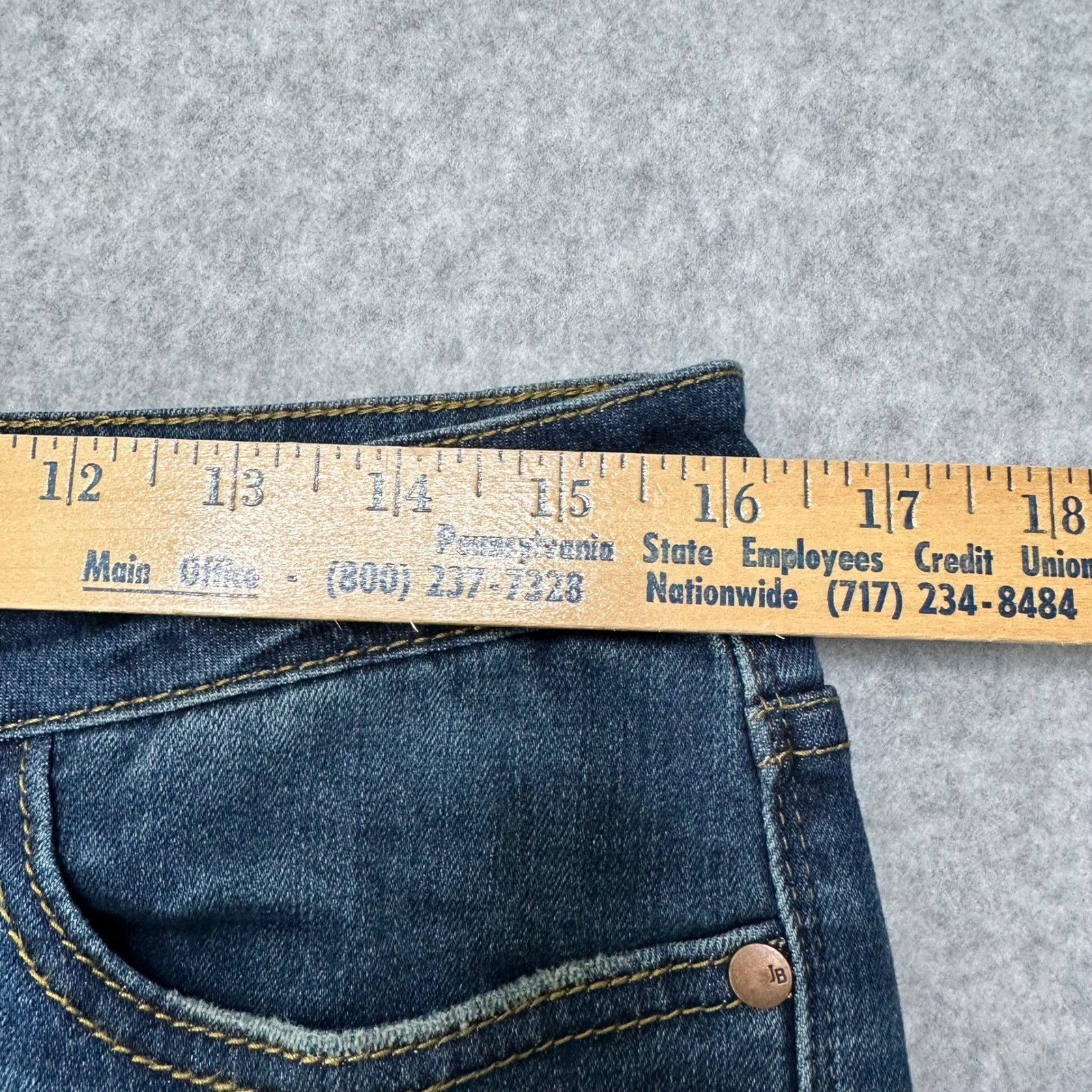 Judy Blue Relaxed Fit Distressed Medium Wash Denim Jeans Women Size 32