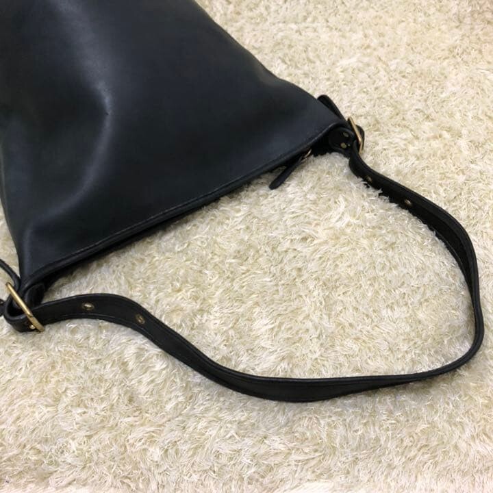 Coach Dufflesac 9085 Black Leather Shoulder Bag USA Vintage Turn Lock 80s