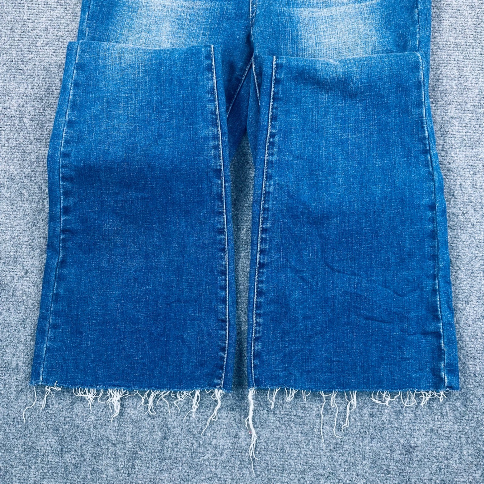Judy Blue Control Top Flare Jeans Medium Wash Raw Hem Womens 7/28 Stretch Casual