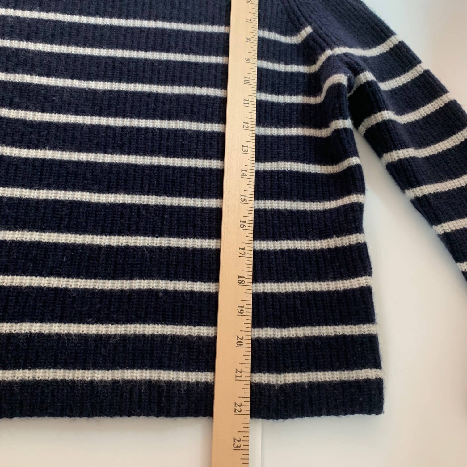 Evereve Cashmere Sweater Stripe Pullover Women’s Size Xs Navy White