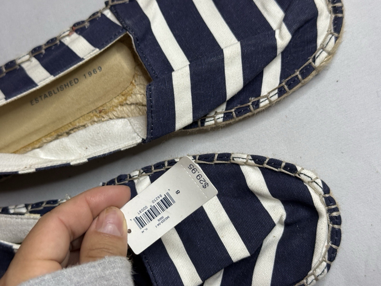 Gap white and navy striped espadrilles. #espadrilles #summer