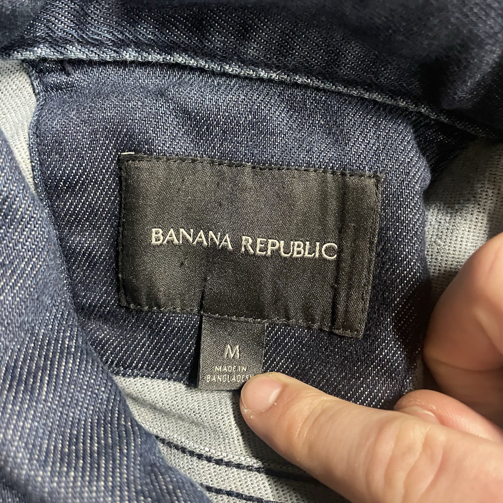 Banana Republic Blue Denim Trucker Jacket Mens Size M Dark Wash Stretch Classic