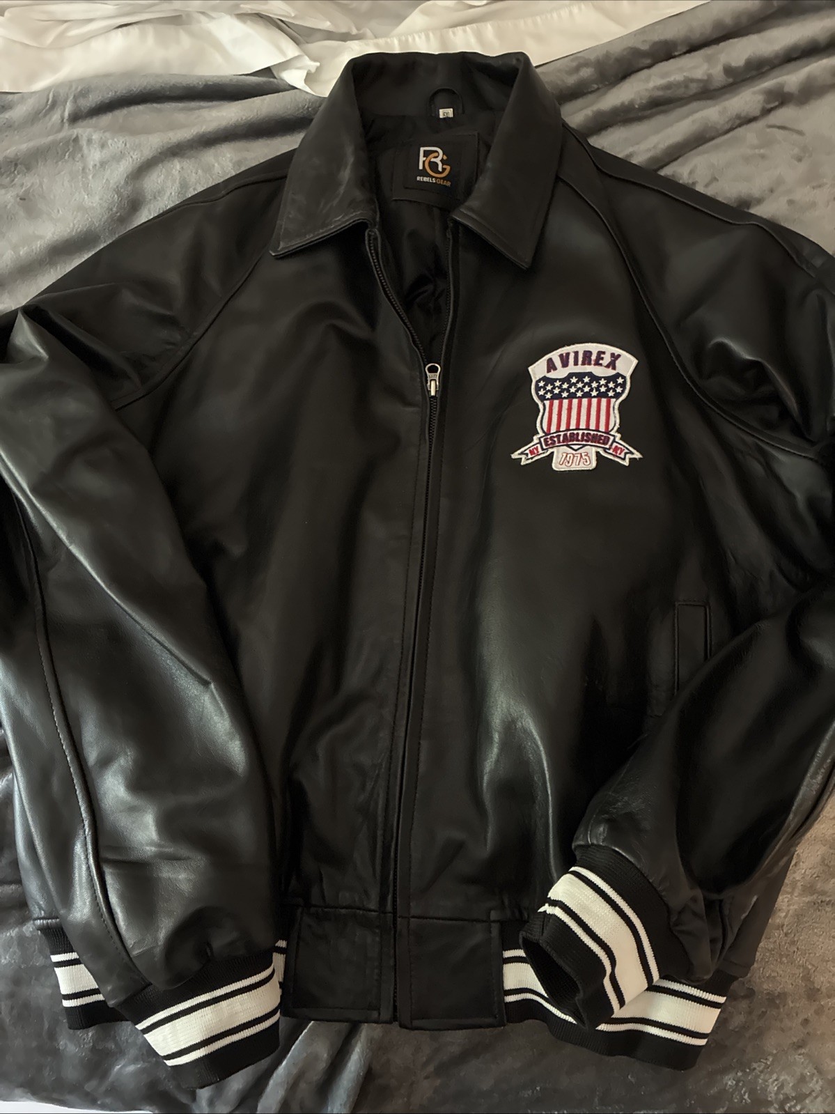Men’s Avirex Black Bomber American Flight Jacket Leather Jacket for Men