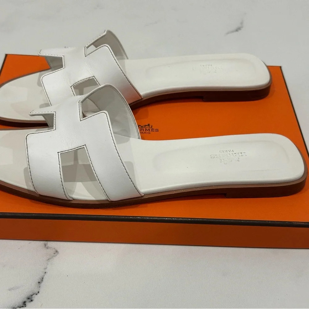 Hermes Oran Sandals in White/Blanc color, size 41.5, with original box