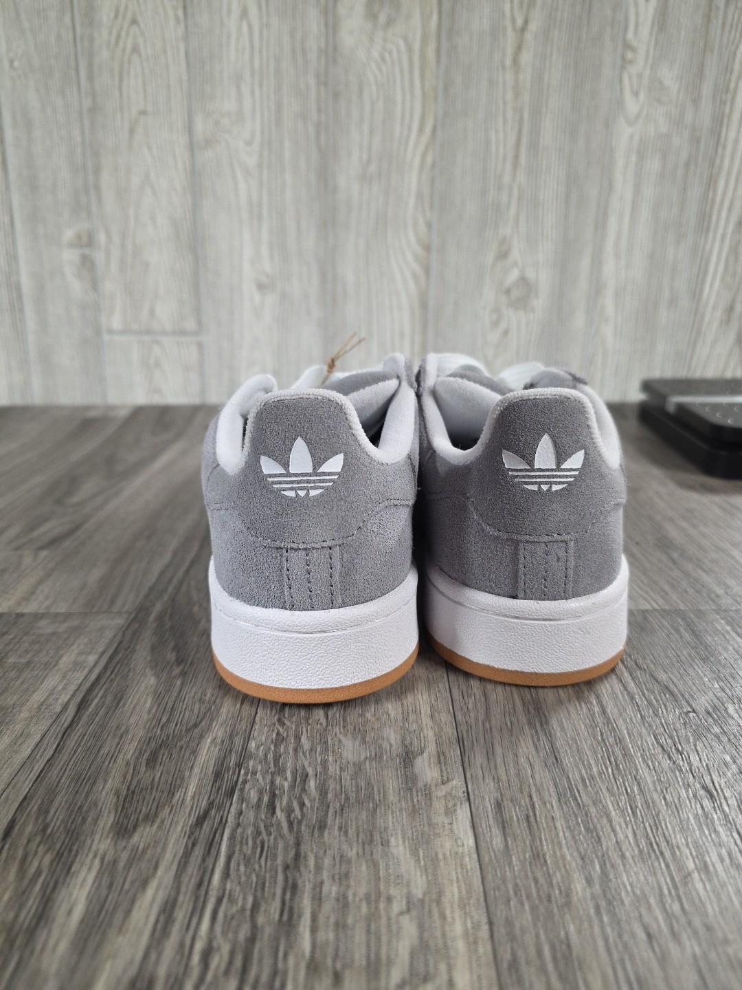 Adidas Campus 00s J Sneakers Suede Gray White Gum Boys Size 5 1/2 D NEW NO BOX!