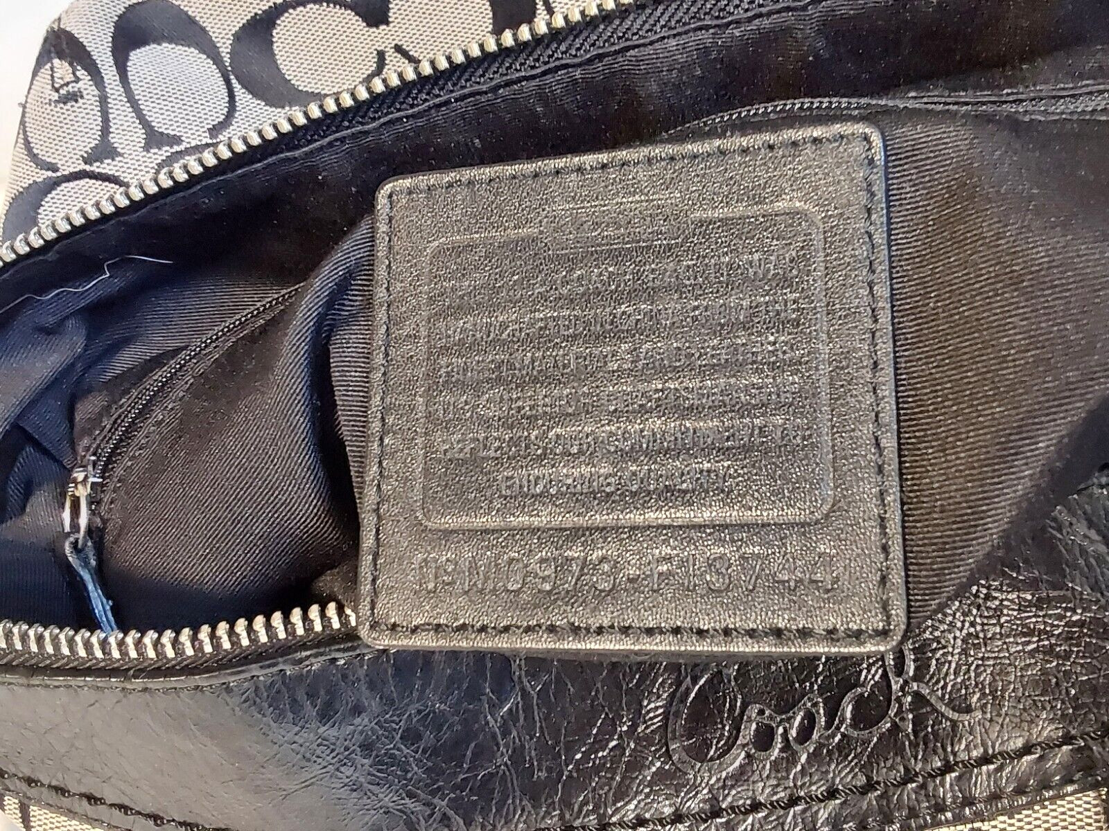 Coach Soho Black Gray Jacquard Crossbody Shoulder Purse HandBag 14″W11″H4″D Read