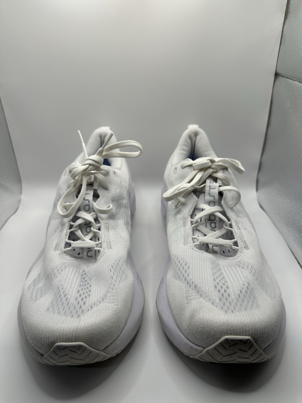 Size 11.5 – ASICS Novablast 5 White Piedmont Grey Men- No Insoles