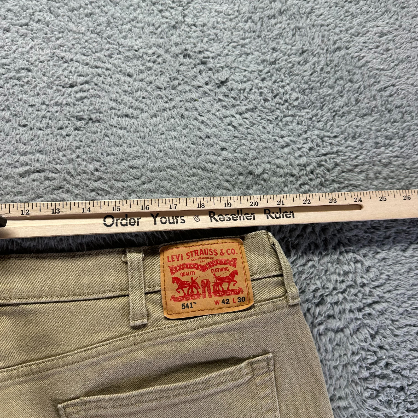 Levi’s 541 Jeans Men’s 42×30 Beige Cotton Denim Straight Travel Workwear Stretch