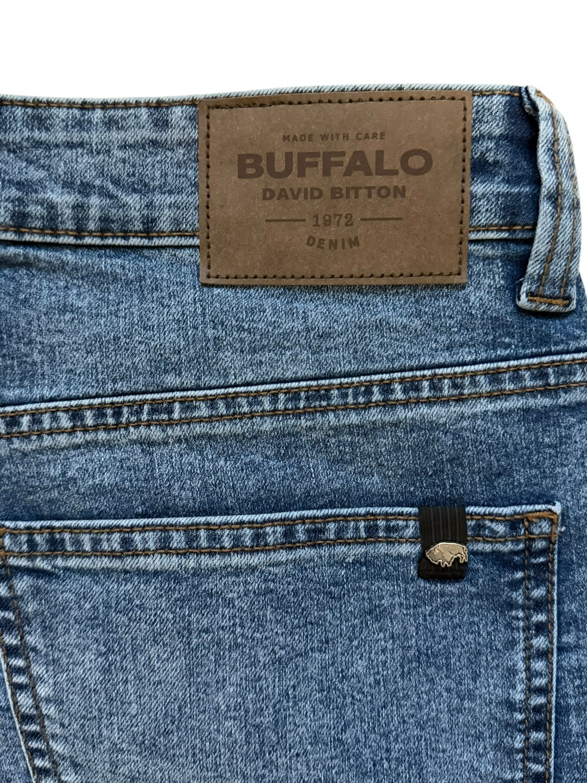 Buffalo David Bitton Men’s 32×30 Relaxed Straight Driven Jeans Medium Blue NWT