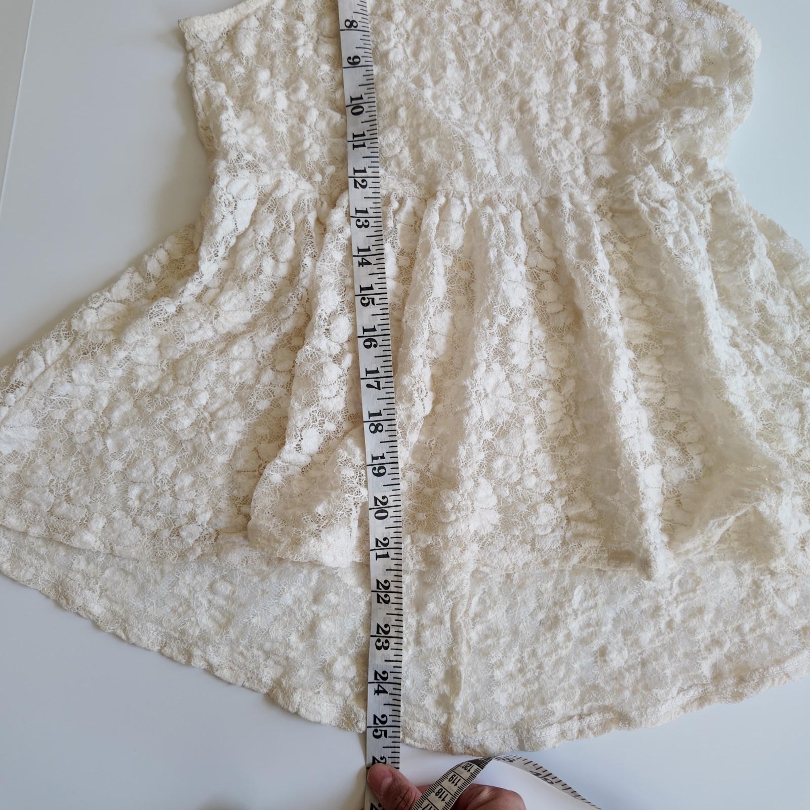 Y2K Mudd white lace flowy top size medium vintage 2000s BOHO