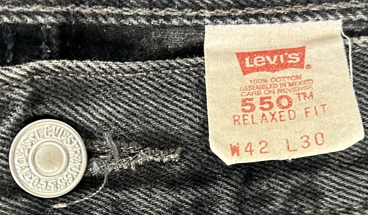 Vintage 90s Levi’s 550 Relaxed Fit Jeans W42L30