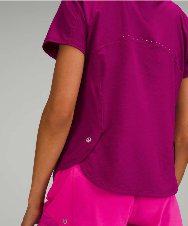 Lululemon Lightweight Stretch Running Short Sleeve Shirt Women 6 Magenta LW3FFZS