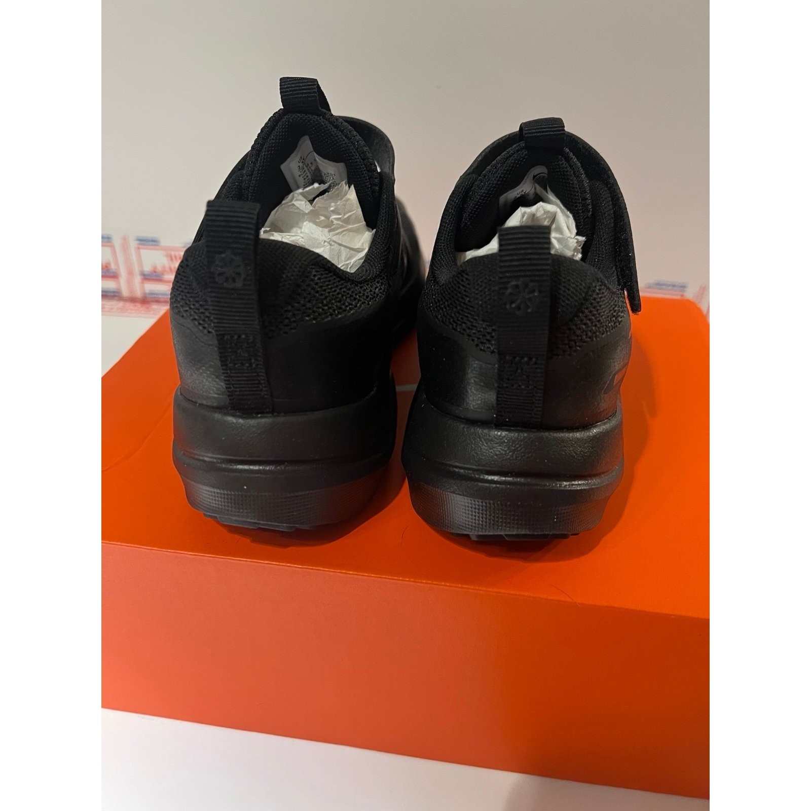 Boys size 2Y Nike Sneakers