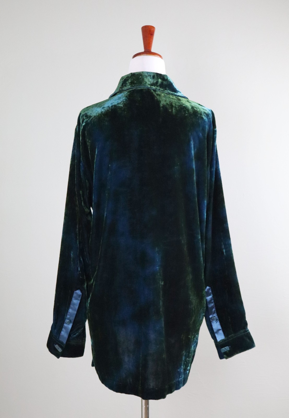JOHN MARK NWT $119 Velvet Soft Button Up Hi Lo Blue Green Shirt Top Size Small