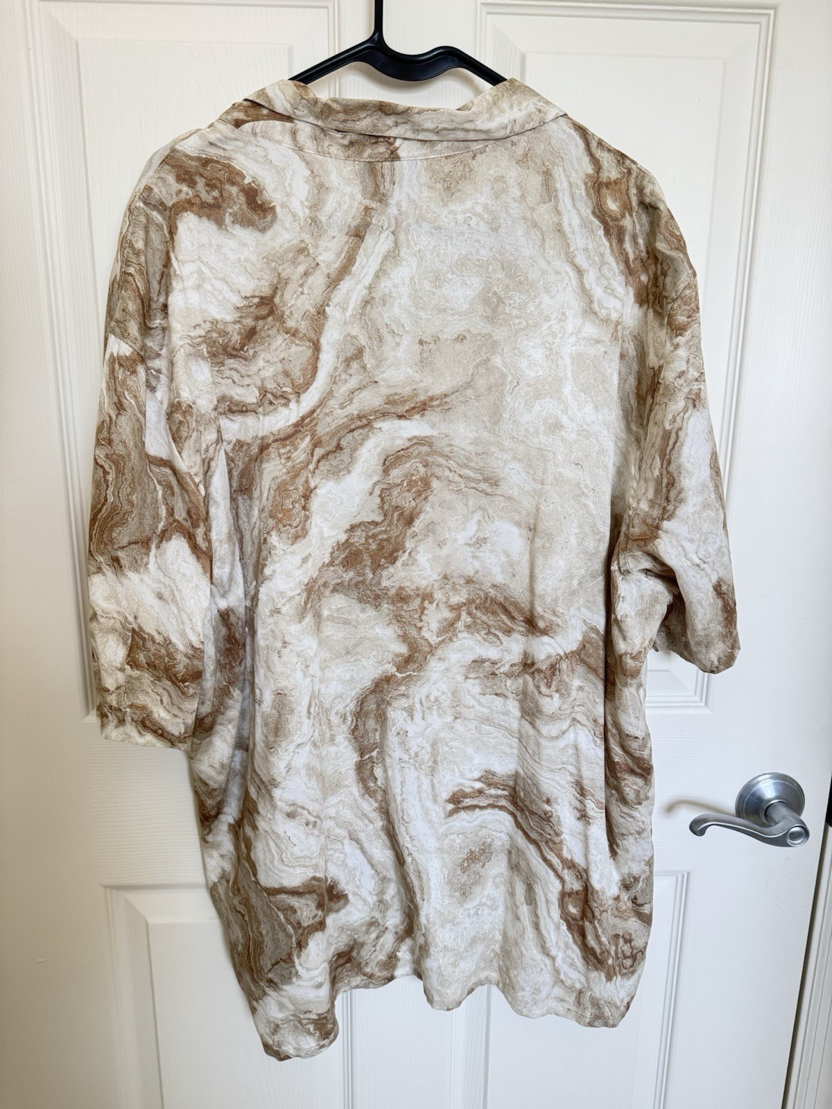 H&M Marble-Print Short Sleeve Button Shirt in Cream & Tan Mens XL