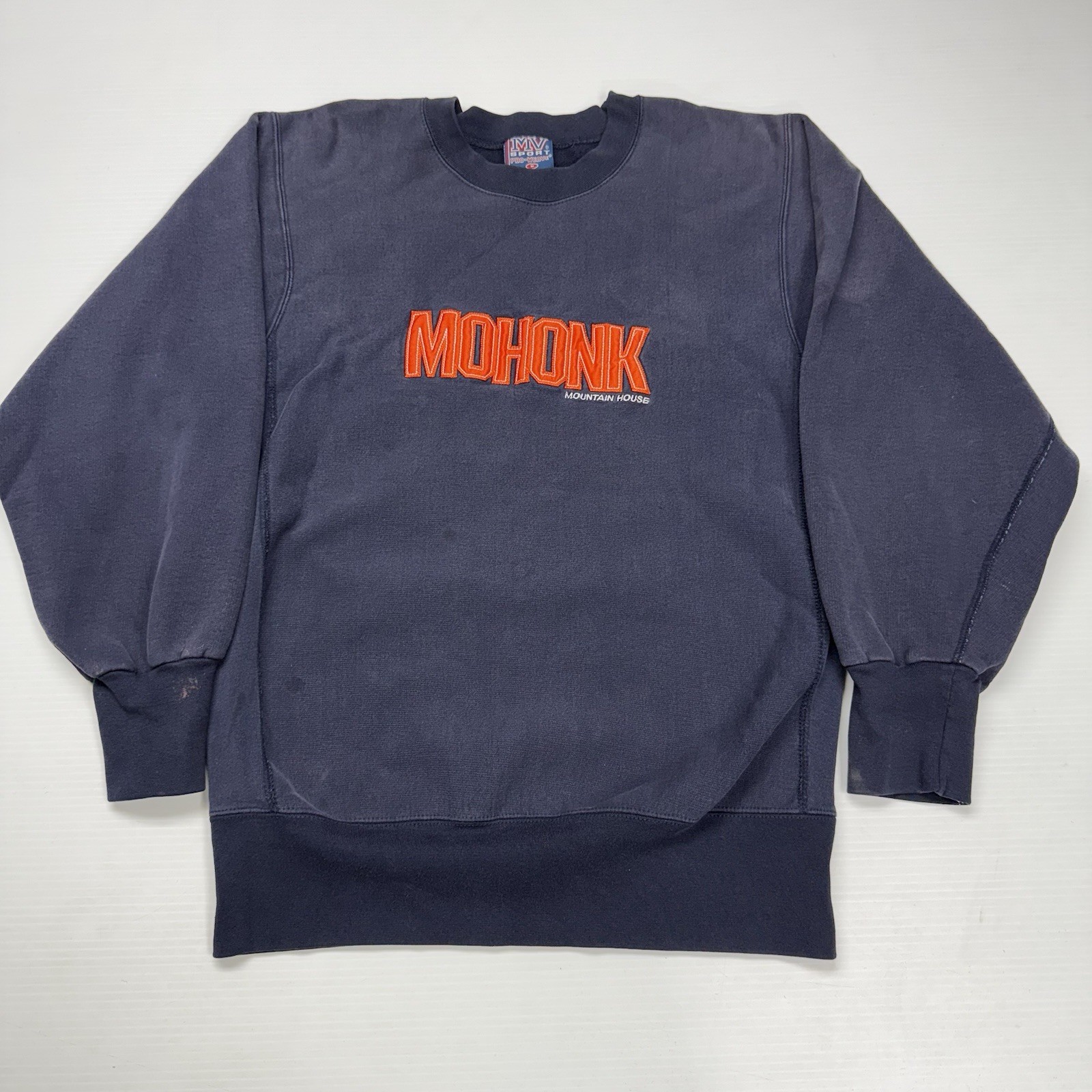 MV Sport Pro Weave Mohonk Mountain House Mens Crewneck M Navy Upstate NY Retro