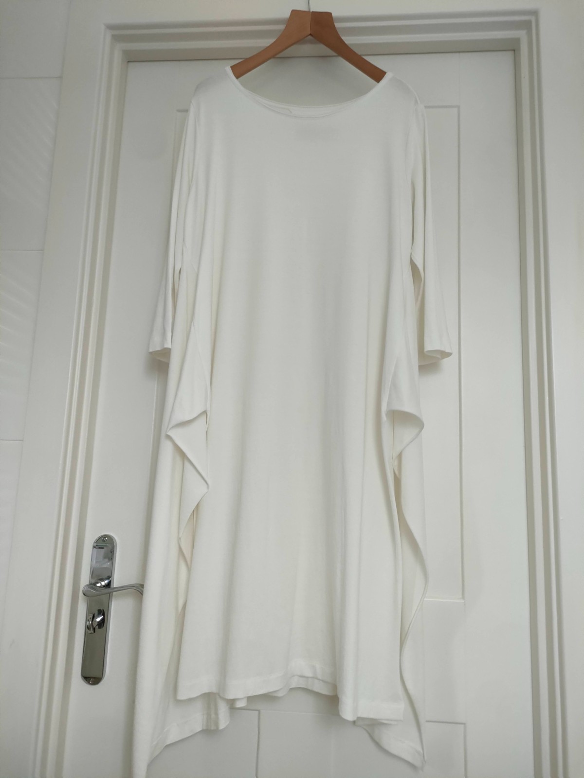 XD Xenia Design Viscose Jersey Tunic Top. In Ivory. Size L Chest 40 Inches