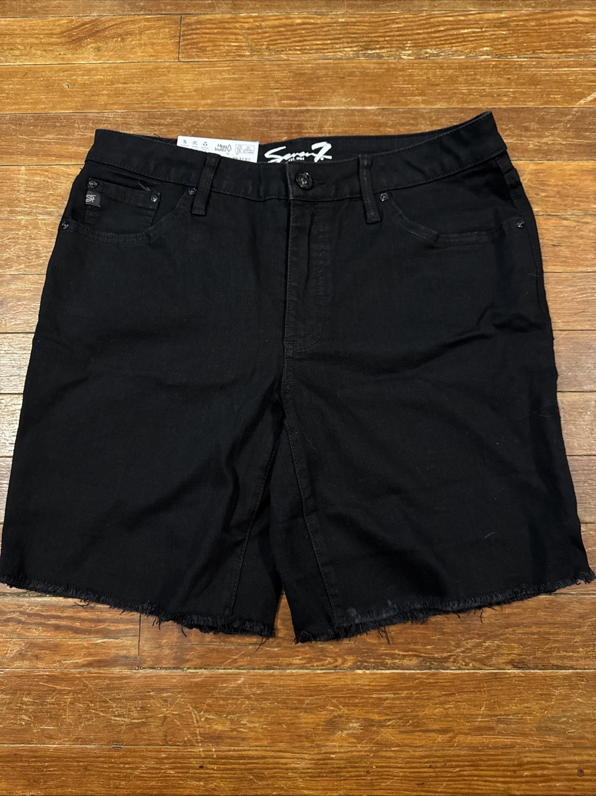 Seven7 Women’s Mid Rise Relaxed Fit Fray Hem Bermuda Short Size 10- Black