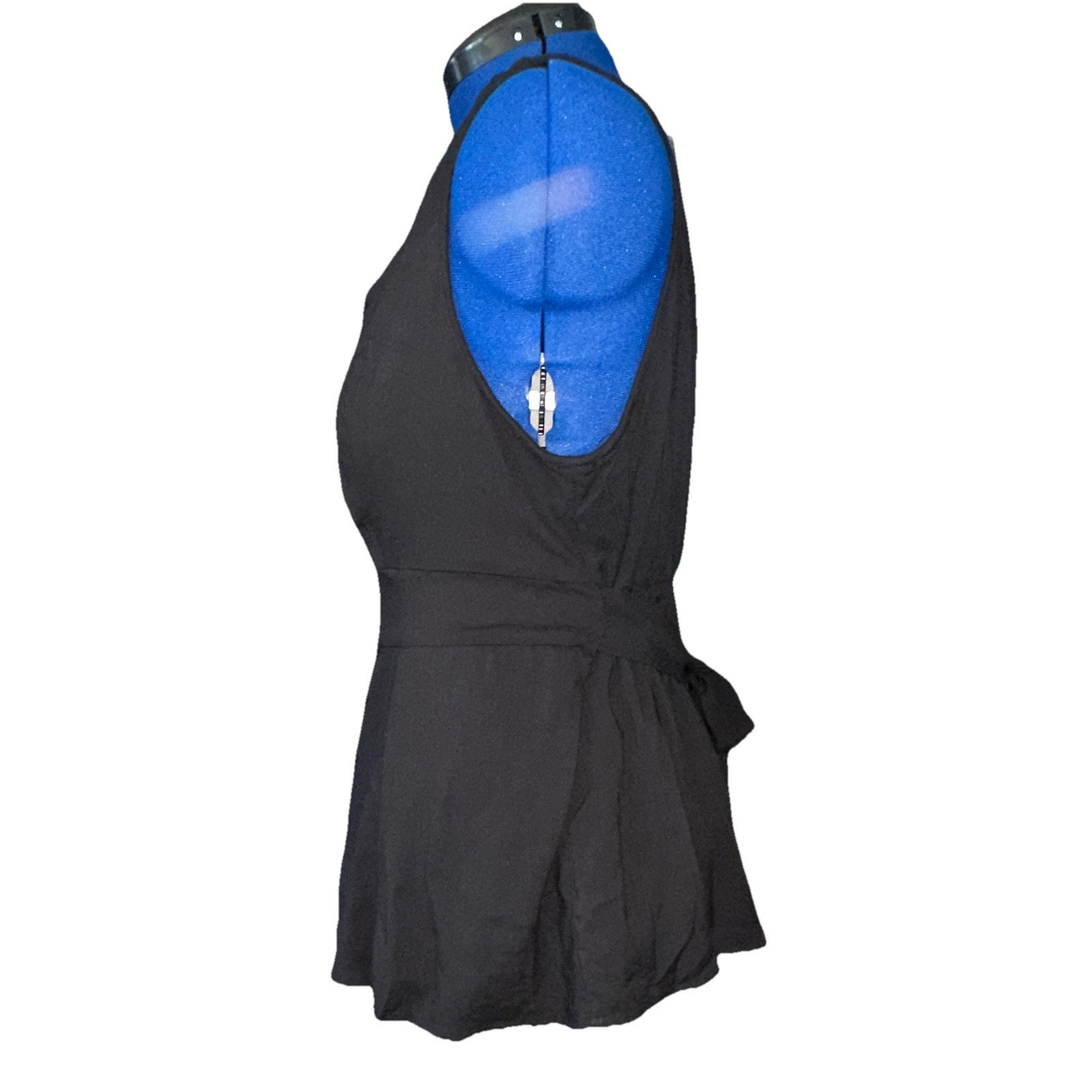 Torrid Women’s 0 Plus Black Solid V-Neck Button Front Sleeveless Tank 40470105